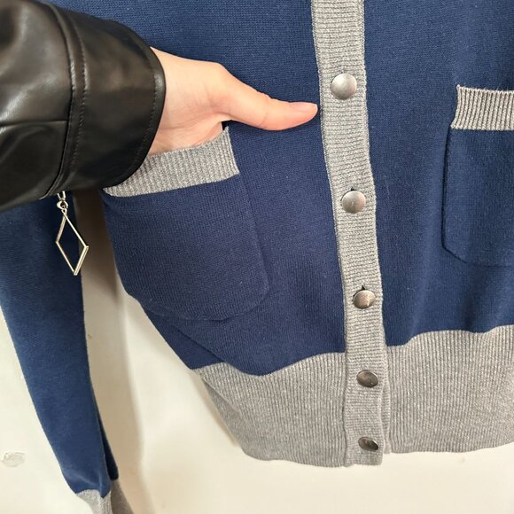 Skyrim College of Winterhold Button V-Neck Cardigan Sweater Large - Picture 3 of 8